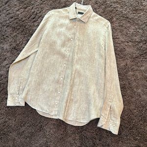 Men’s linen sacks on fifth Avenue button down